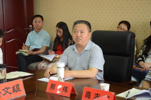 双流中学校长熊伟对研究工作提出具体要求