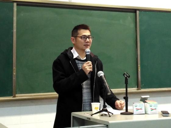 上海STEM云中心主任张逸中博士作《人工智能下的STEM教育革命》专题讲座