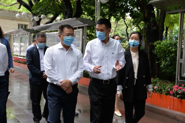 双流区政协主席、党组书记李德龙一行莅临双流中学