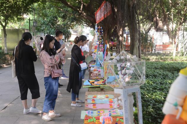 展示在双流中学的各学校的学生作品