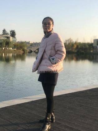 语文老师钟婷