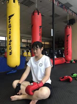 高三1班 张瑜
