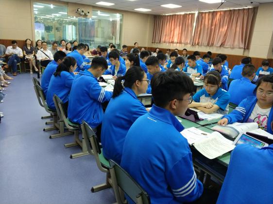 全区高一化学教师听课