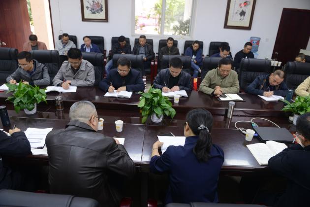 各科组长参加总结会