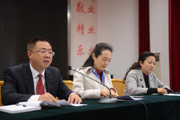 双流中学党总支书记、校长龙清明发言