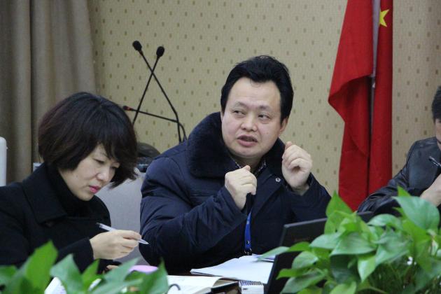 双流中学副校长黄钟发言