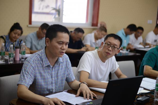 双流中学徐天福副校长作交流报告