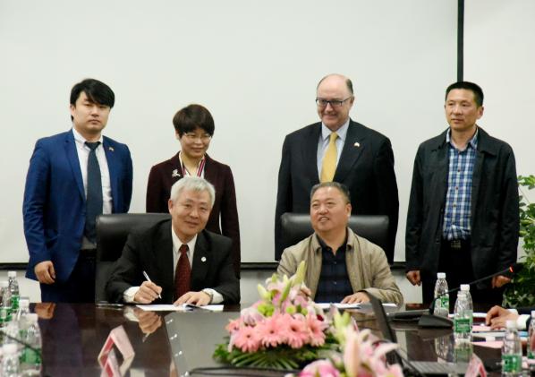 爱尔兰DIT与双流中学续签协议