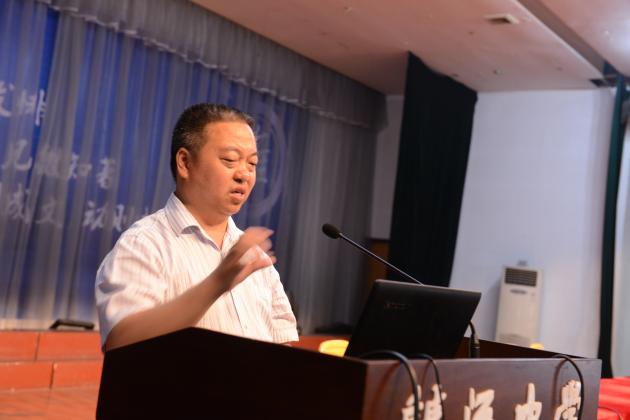 熊伟：“精英教育”“二元导学”