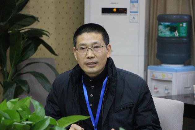 双流中学党总支副书记、工会主席向发友发言