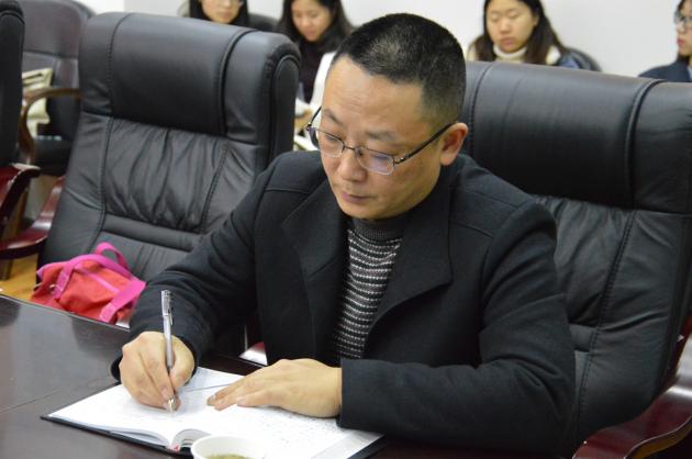 双流中学研培处彭春晖主任主持会议