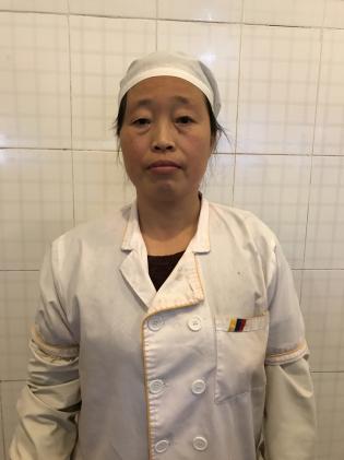 曾华蓉（食堂员工）