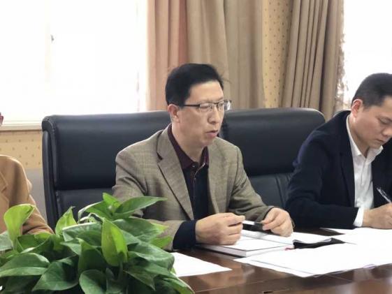 双流中学办公室副主任李卫东发言