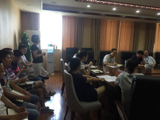 杨漪老师作即兴读书交流