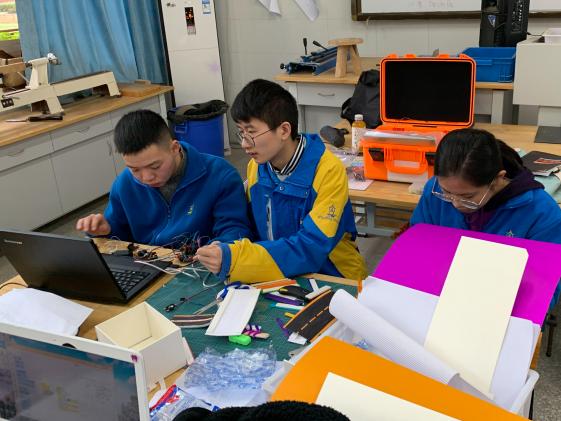 以“智能交通”为主题的比赛现场