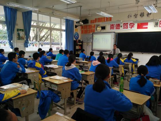 双流区人民医院王医生开设选修课《健康与急救常识》
