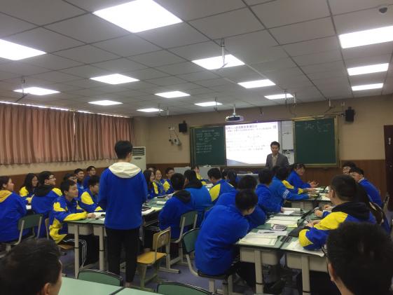 赵一凡老师授课现场