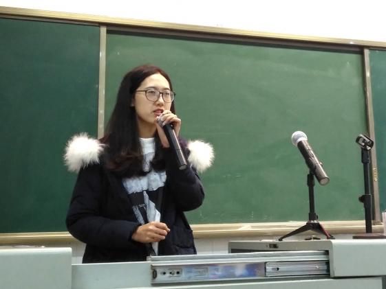 双流中学邓莎莎老师代表参培教师作交流发言