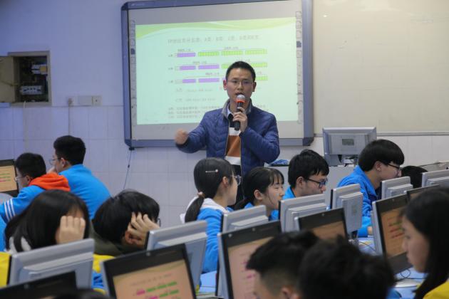 贺其备老师上课