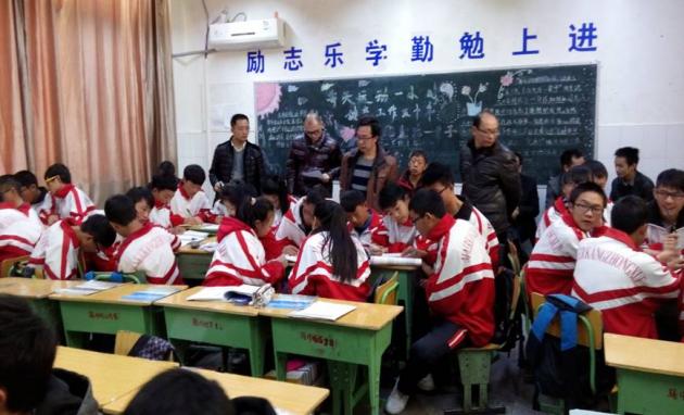 课堂上学生活动