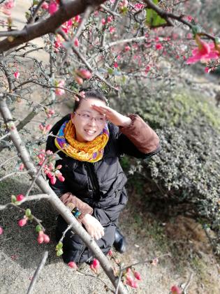 出纳 万颖飞