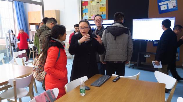 陈觅老师与参观老师交流互动
