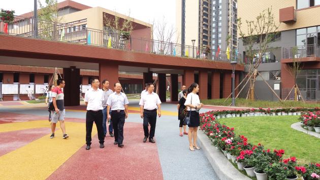 双流中学龙清明校长到校指导