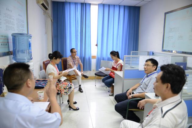 市领导高度评价双流中学的考试组织工作