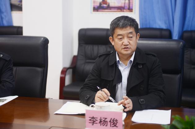 区委副书记李杨俊关心学校项目建设