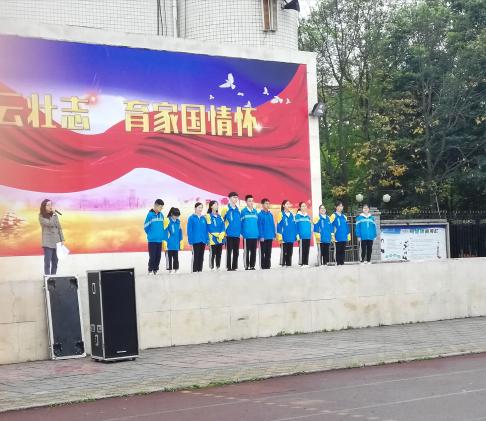 汪书记主持颁奖仪式
