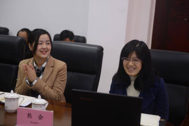 心理教师熊会老师做英文交流分享