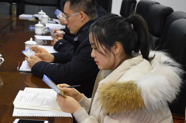 阅读消防安全知识手册