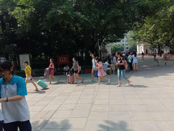  带好行李，去看看我们的宿舍