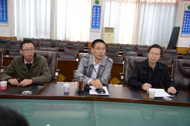 双流中学党总支副书记向发友发言