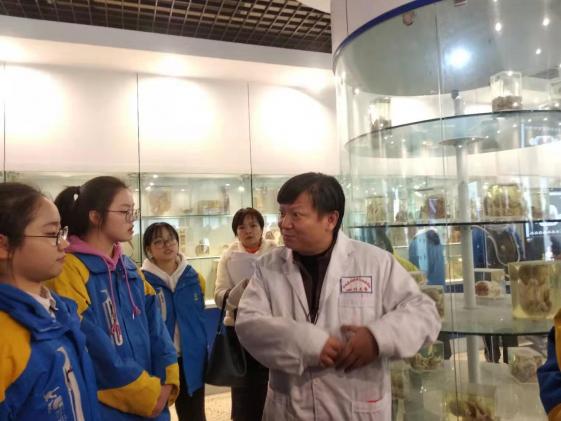 科学素养——双流中学青年党校学生参观国家重点实验室