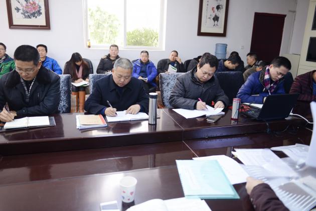 双流中学党总支书记、校长熊伟发言