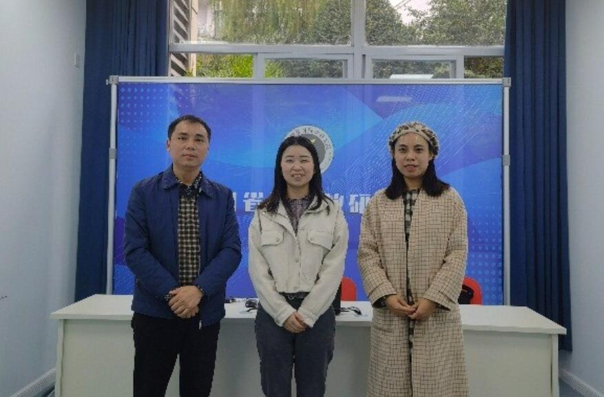 五、本次活动的主持、主讲老师合影