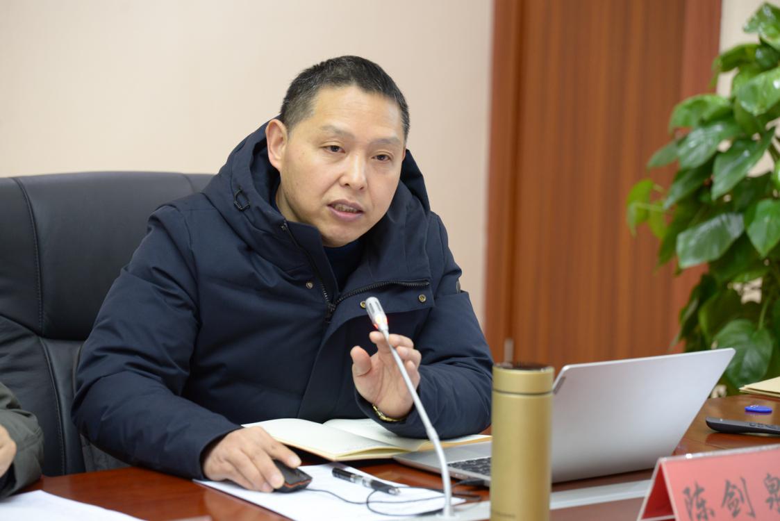 双流中学陈剑泉老师对课题申请方案作解读