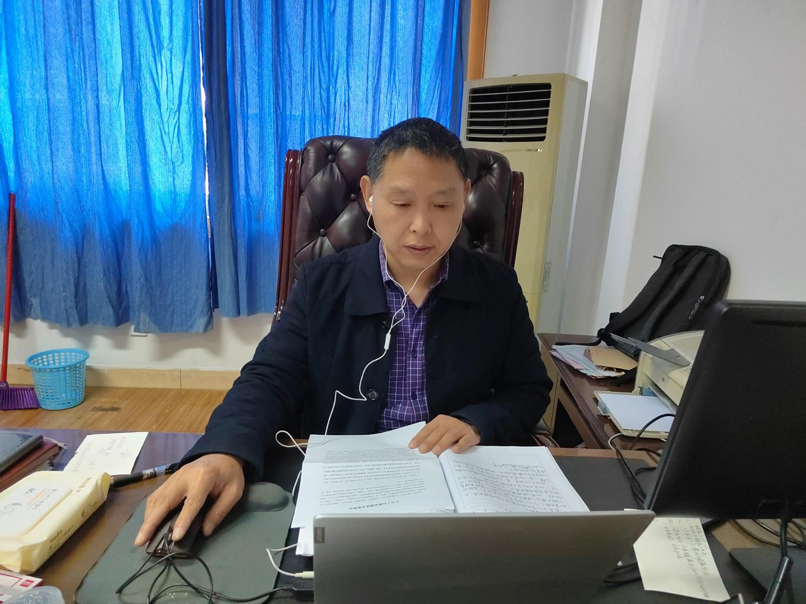 图片4 四川省双流中学陈剑泉老师主持活动