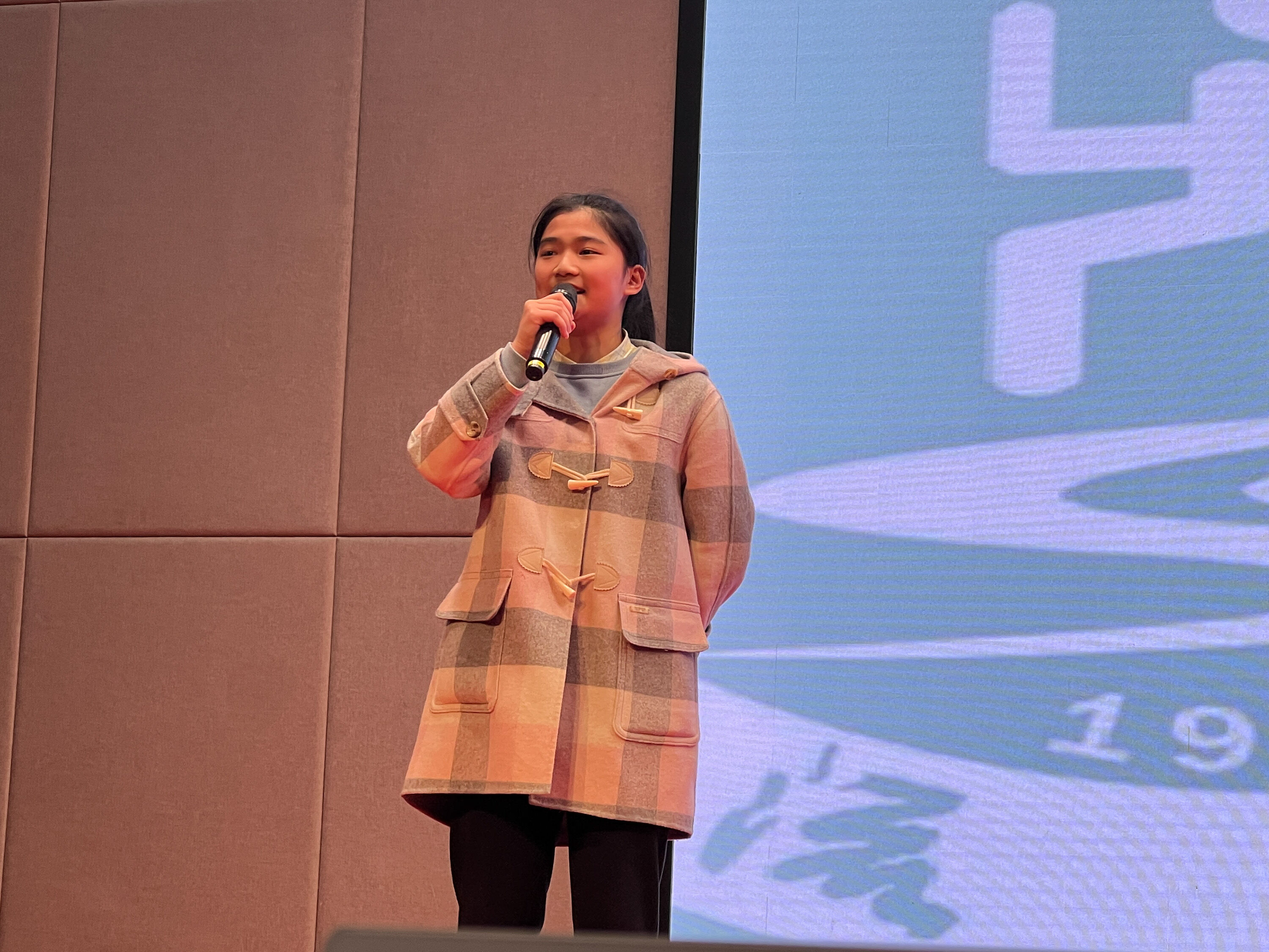 18号选手从运动会入手，再过渡到冬奥，讲述中国创新