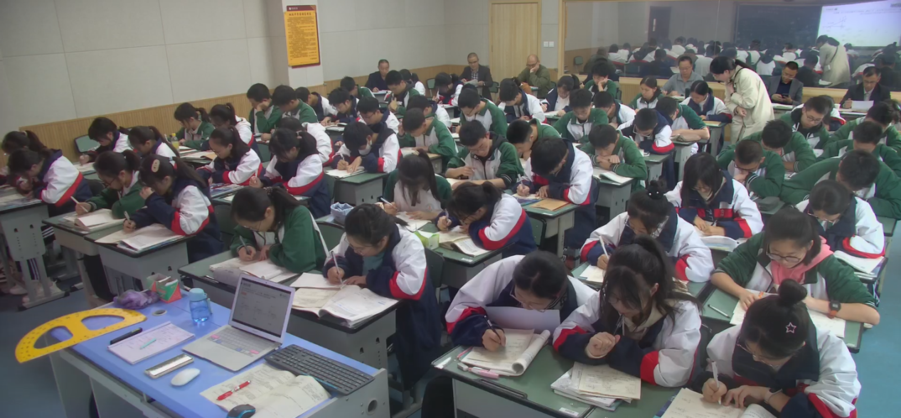图3 代盈盈数学课堂