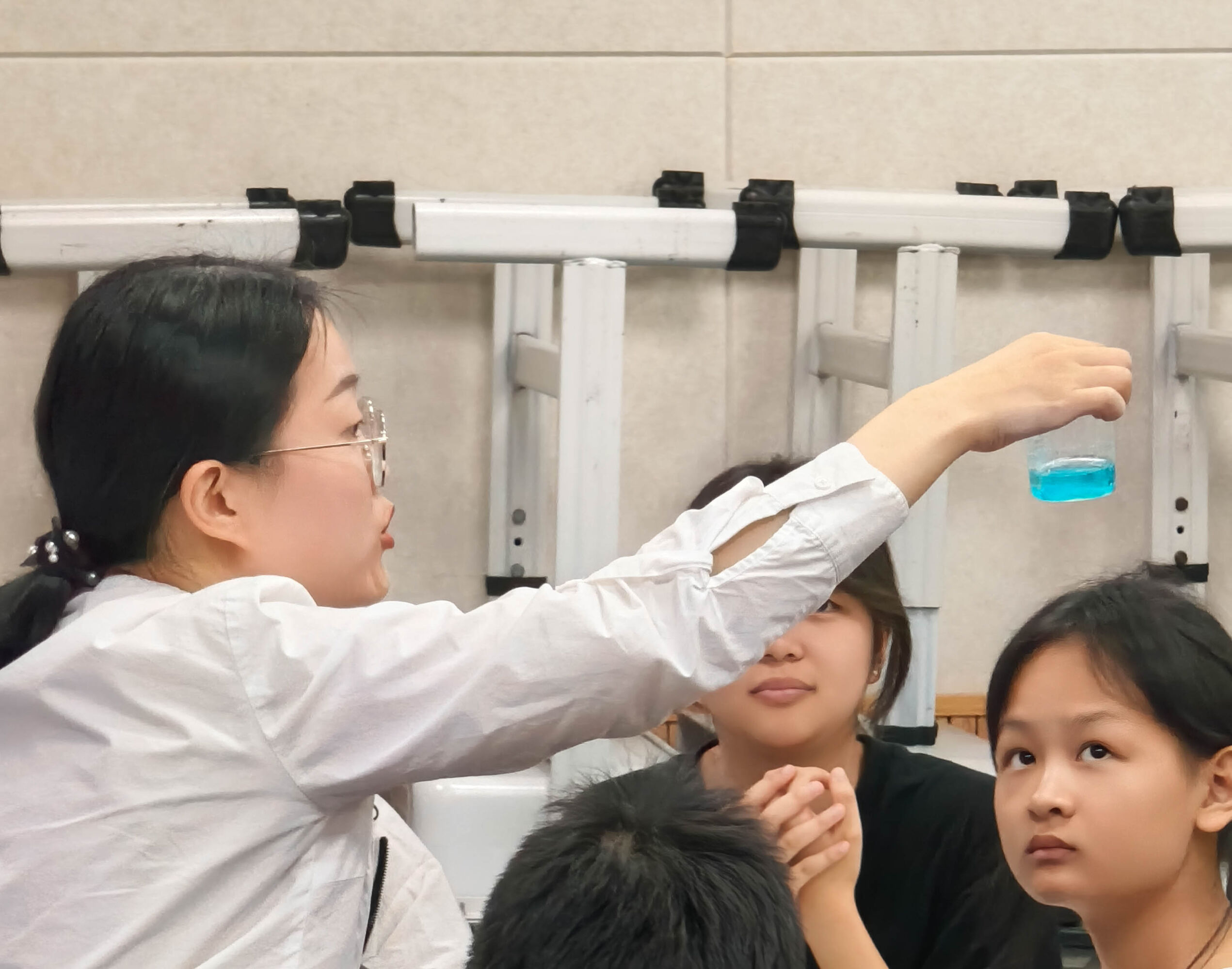 图3 盐道街外国语学校的夏曦老师公开课授课