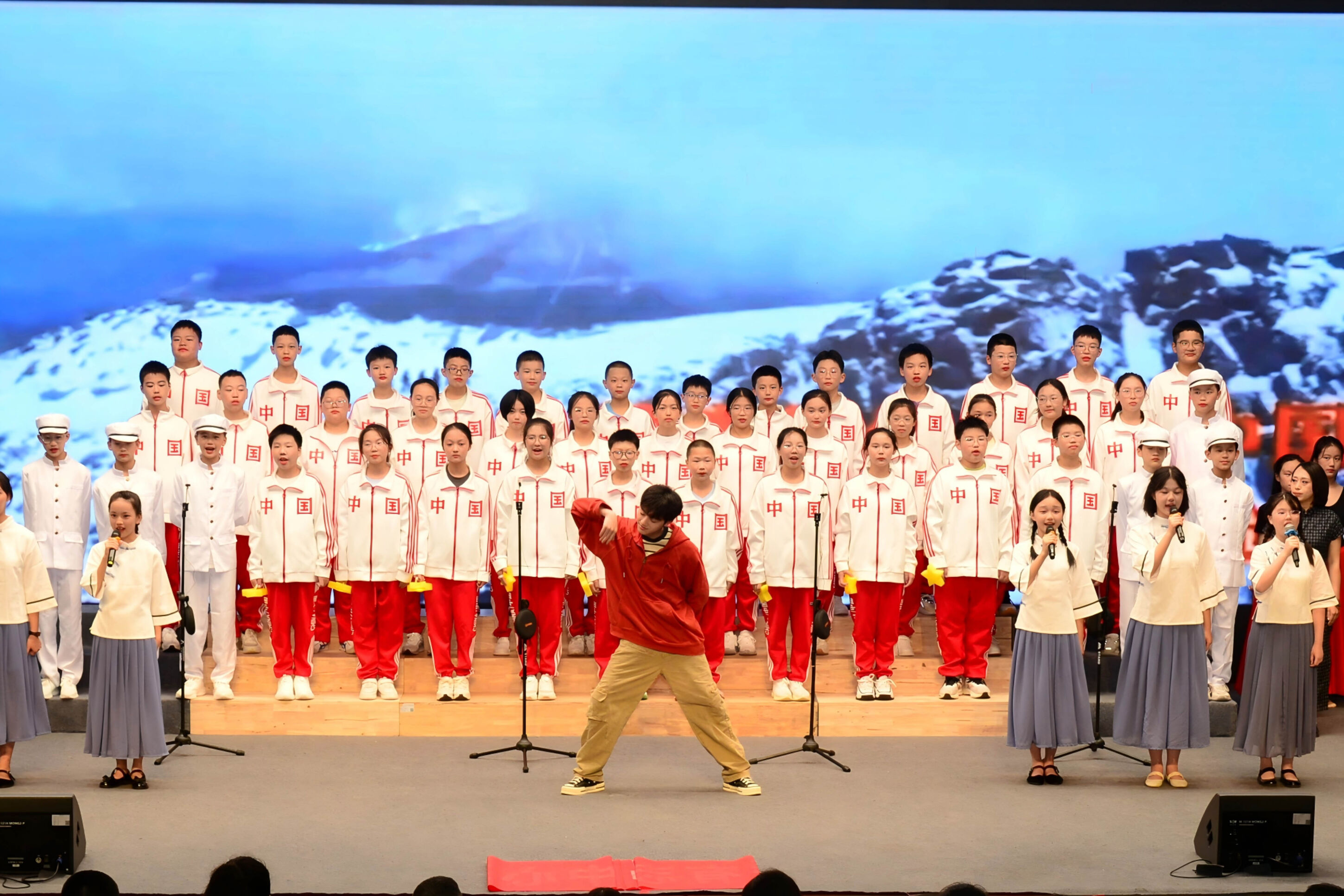 图21 学长返场助演