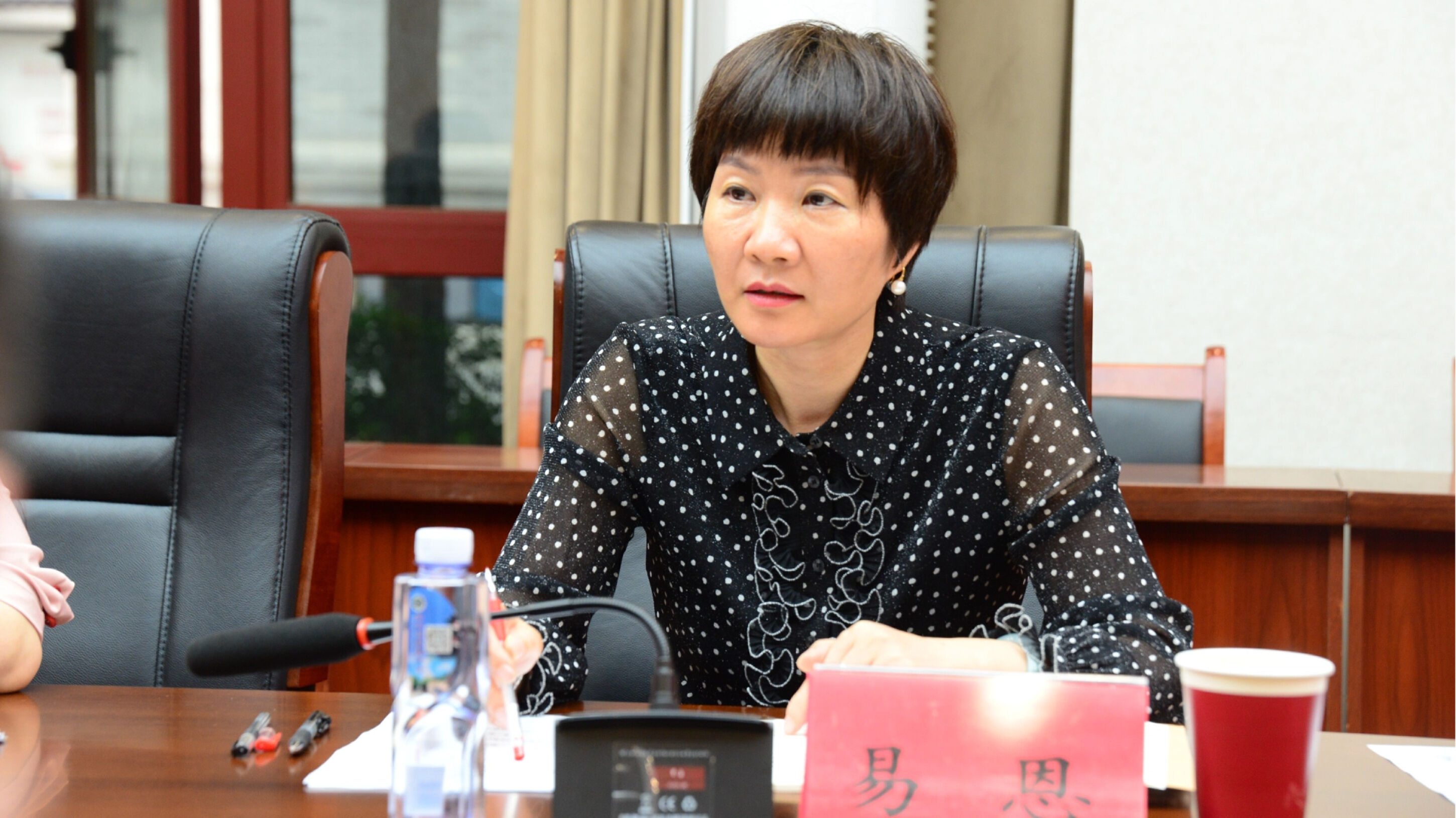 图5 区教科院易恩主任作指导 图5 区教科院易恩主任作指导