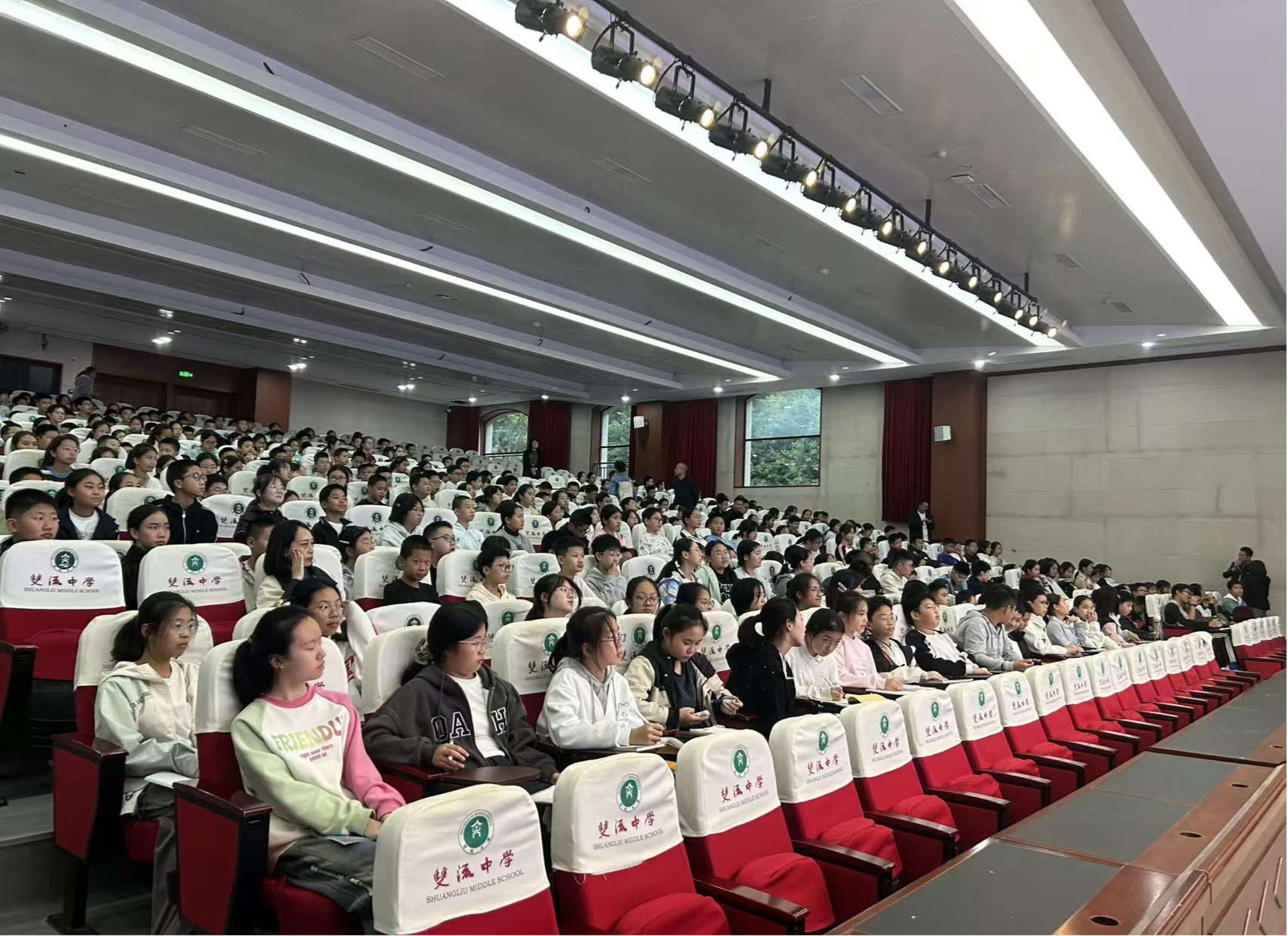 图5同学们认识聆听 图5同学们认识聆听