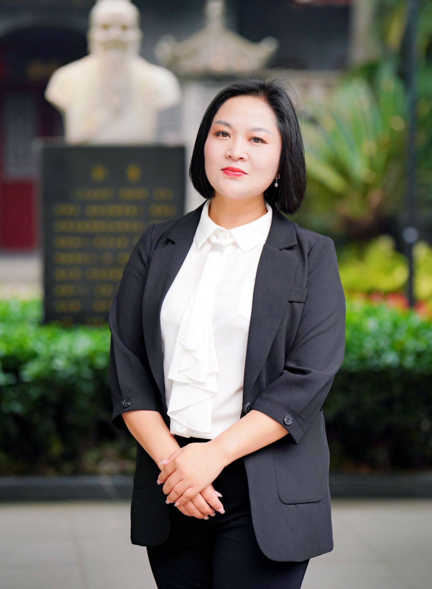 双流中学副校长、总务处主任  张巧菊