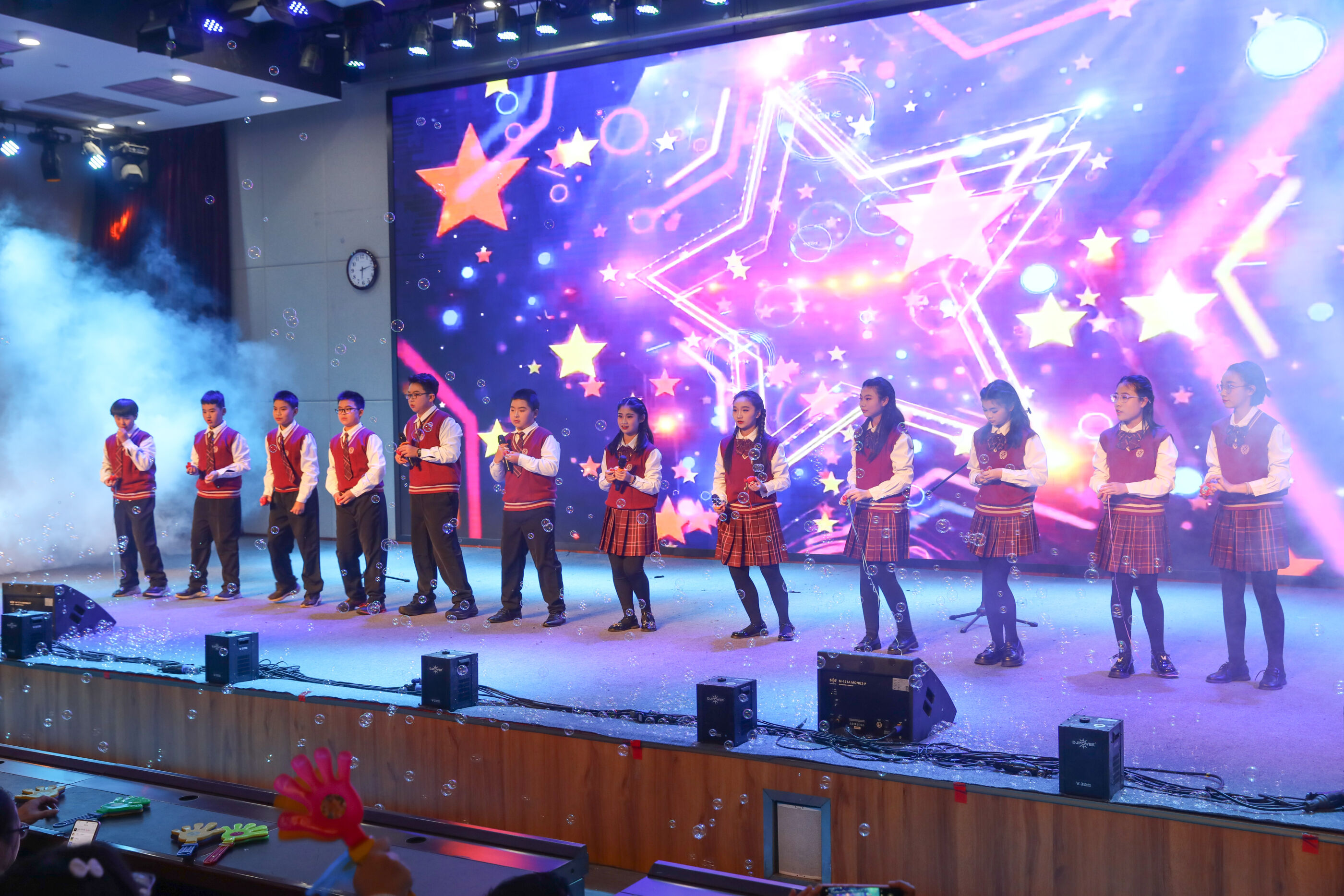 初2025级6班演唱《Here With You》