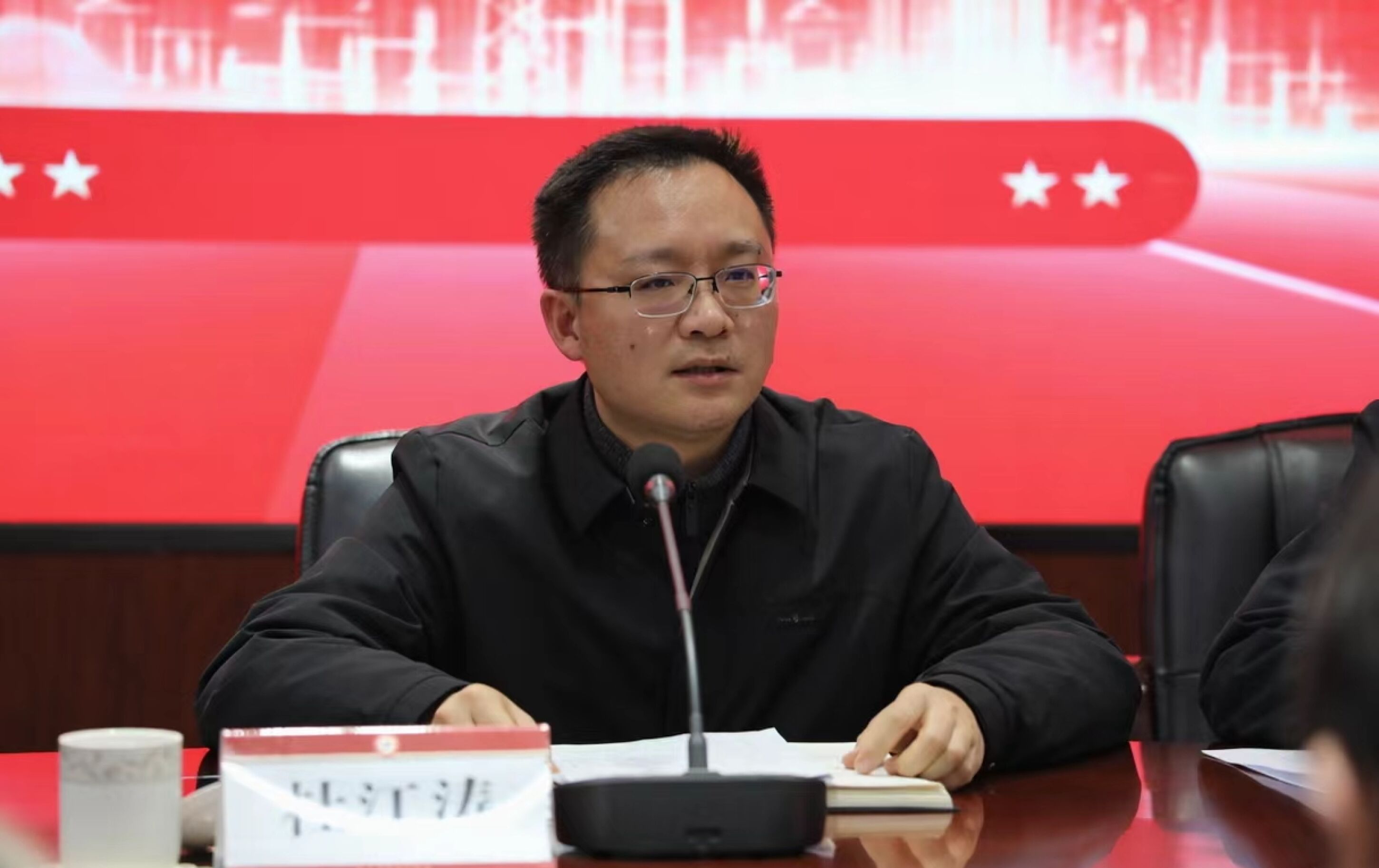 图7 双流中学党委副书记、副校长（主持行政工作）杜江涛作总结