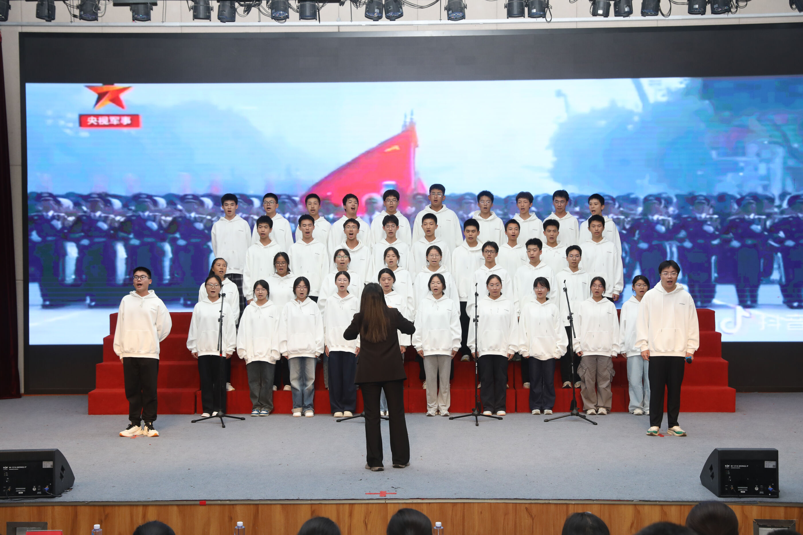高一 8 班《走向复兴》