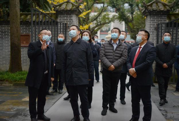 副省长杨兴平一行赴双流中学调研疫情防控工作